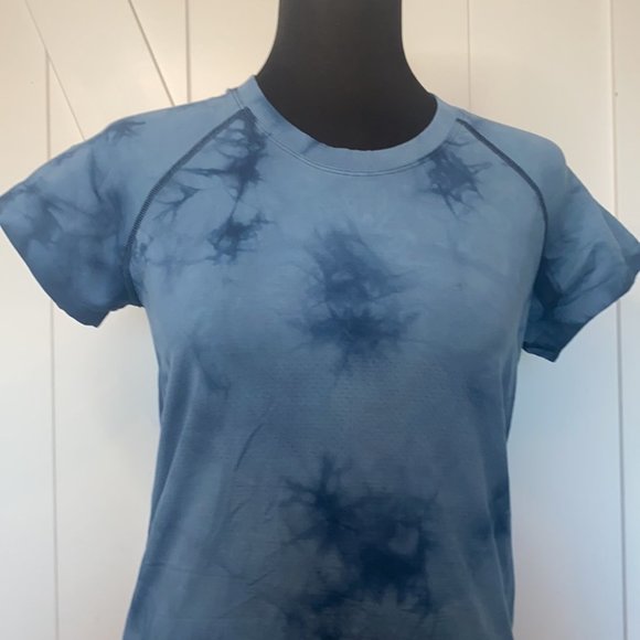 Lululemon Swiftly Speed Short Sleeve top Blue tye dye sz 8 workout yoga shirt - Picture 4 of 5